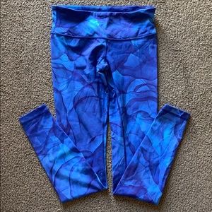 Lululemon Blue Print Legging, Size 6